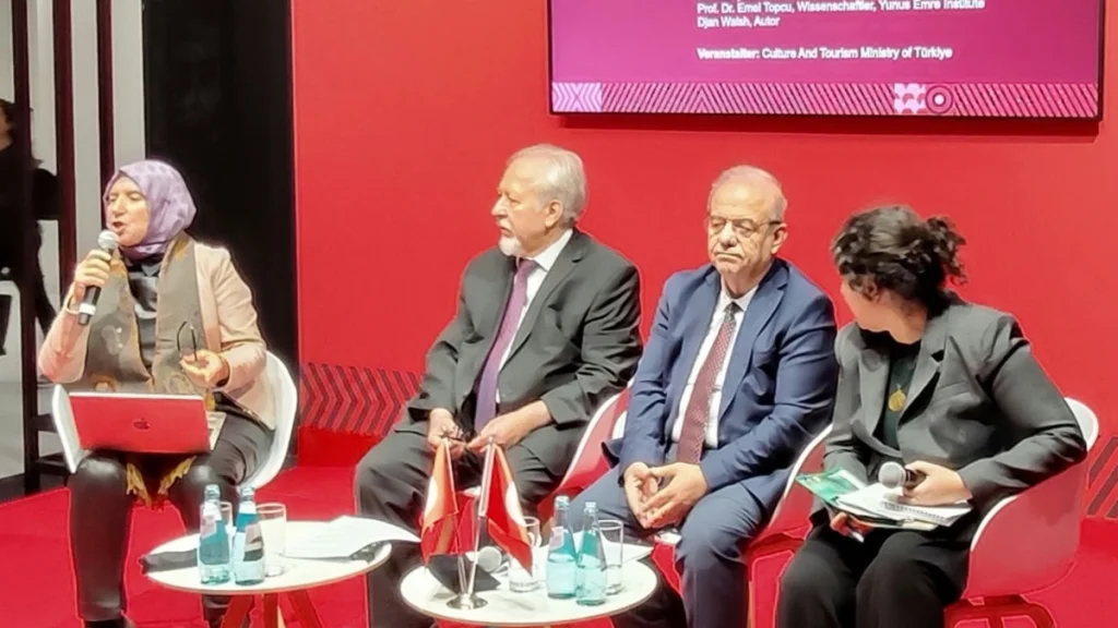 Frankfurt Kitap Fuarı’nda panelden görüntü