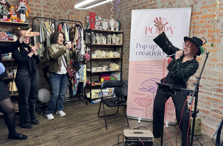 Sinem Garnateo Weber Poppy Concept Store açılışında